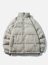 Pufferjacke mit Gothic-Reflexschrift